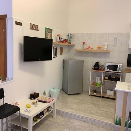 The Airport House Apartment Catania Bagian luar foto